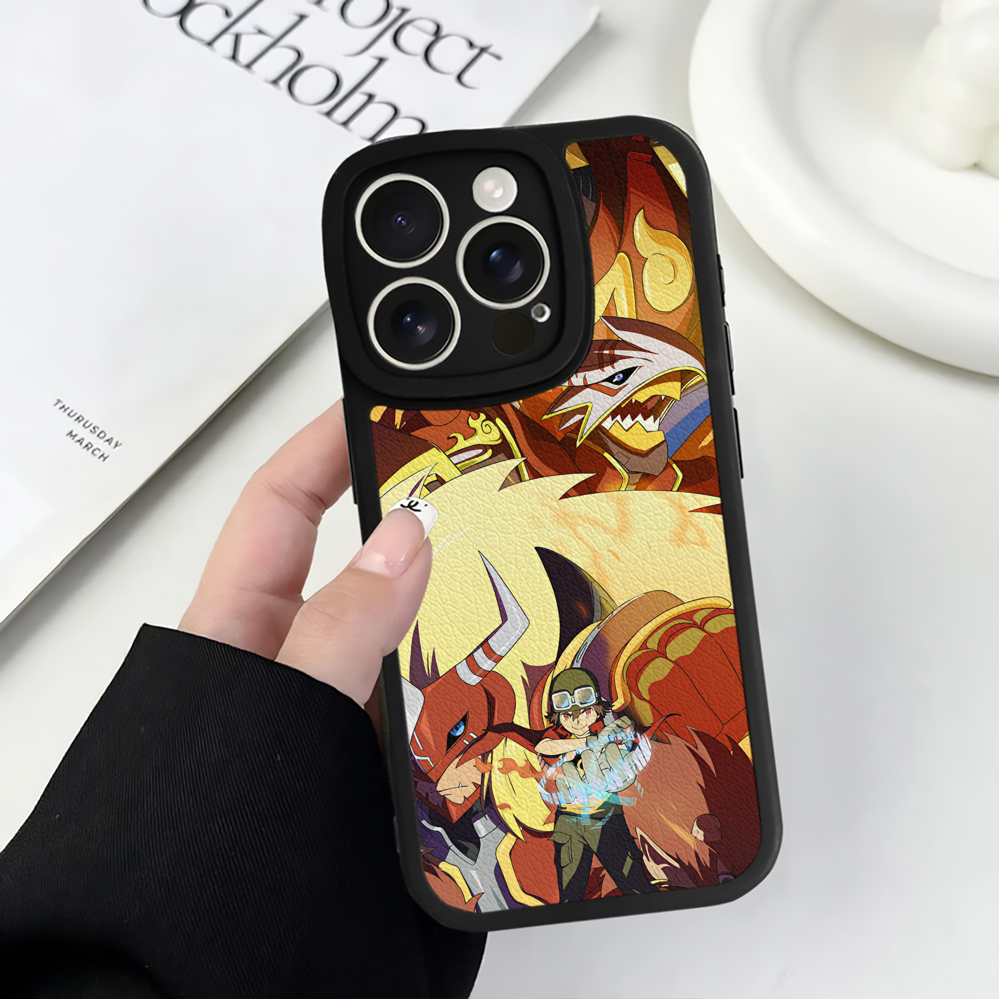 （画像用） Digimon デジタルモンスター/デジモン 【iPhone 16シリーズ対応】シリコンスマホケース（レザー調） 材質：シリコン